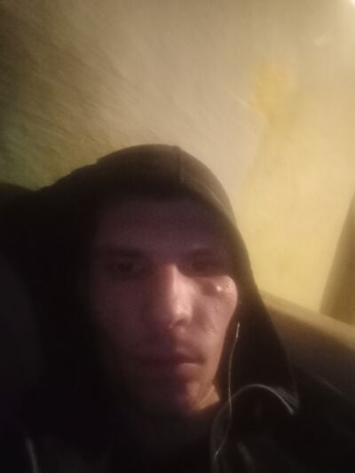  ,   Viktor, 26 ,   ,   