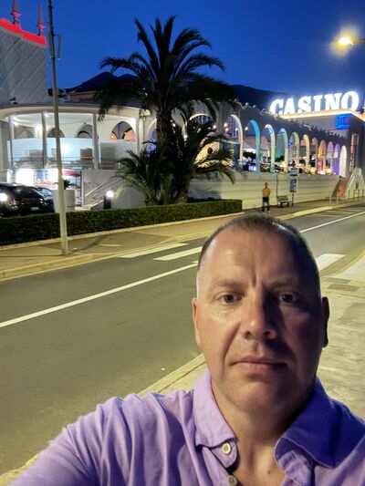  ,   Ernestas, 46 ,   , c , 
