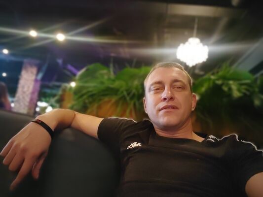  ,   Nik, 37 ,   ,   