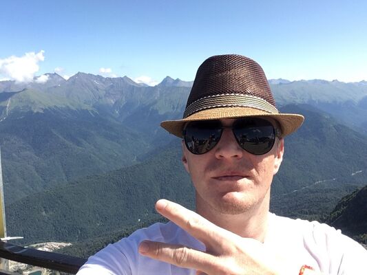  ,   Maksim, 39 ,   