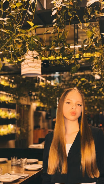  ,   Amina, 19 ,   ,   