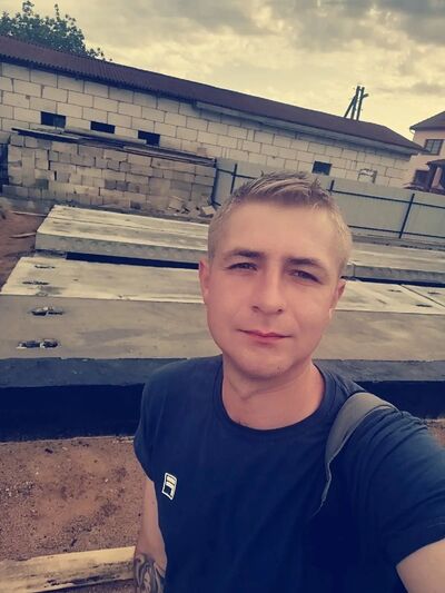  ,   Maxim, 33 ,   ,   , c , 