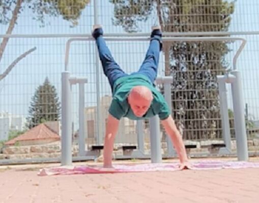  Holon,   , 65 ,   ,   