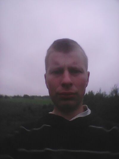  ,   Artur, 32 ,   