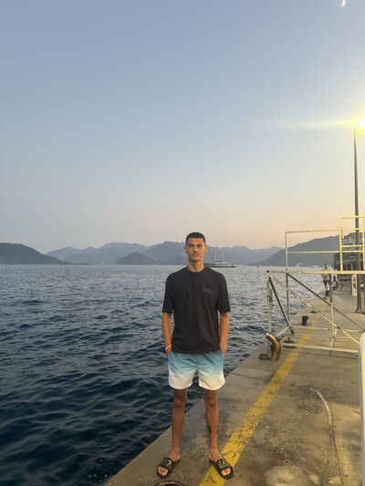  ,   Cristi, 23 ,   ,   
