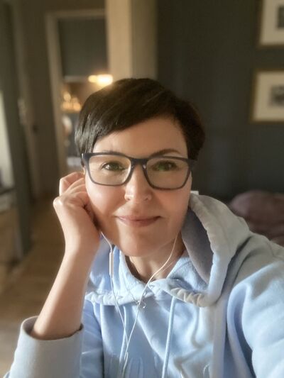  -,   Julia, 52 ,   ,   , c 