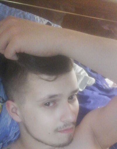  ,   Pastor, 25 ,  