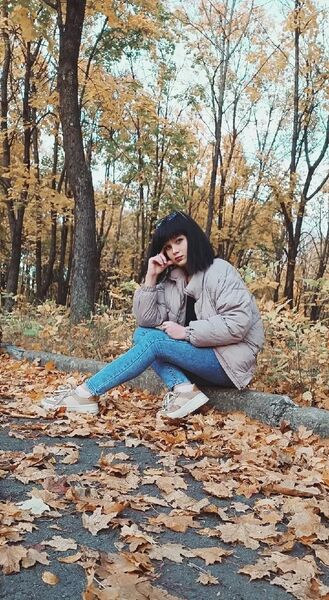  ,   Elena, 26 ,   ,   