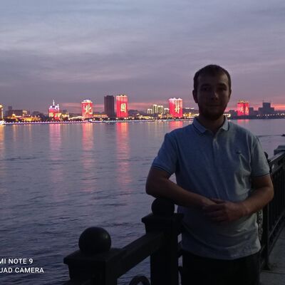  ,   Viktor, 35 ,   ,   