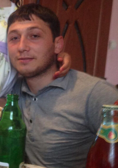  ,   ARMEN, 32 ,   