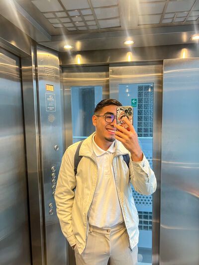  ,   Adriano, 23 ,     , c 