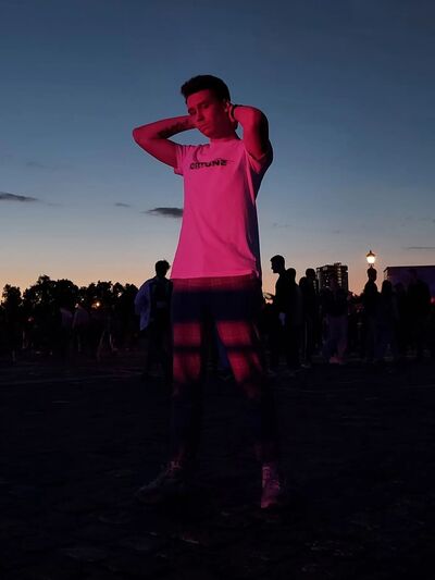  -,   , 24 ,   ,   