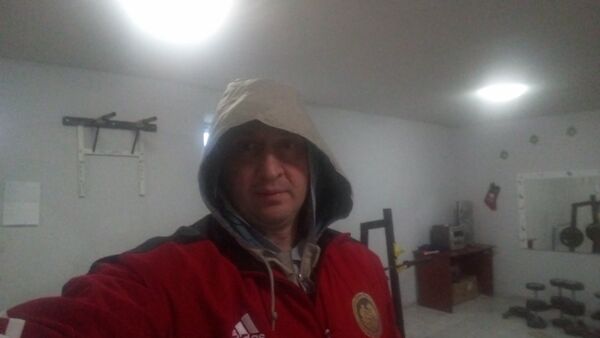  ,   Davit, 40 ,   ,   
