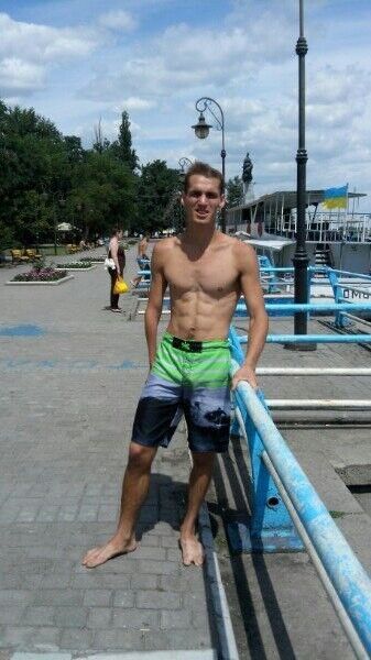 10648377  Igor, 30 ,    