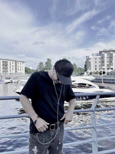  -,   Den, 32 ,   