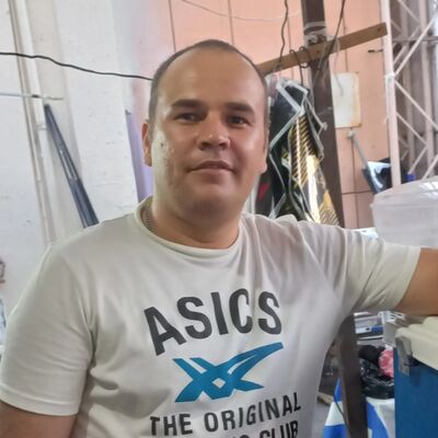  ,   Artur, 38 ,   ,   