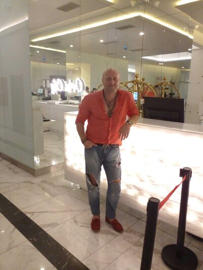  ,   Karleone, 44 ,   ,   