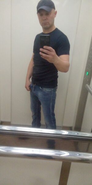  ,   Viktor, 46 ,   ,   
