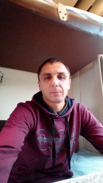  ,   Anton, 44 ,     