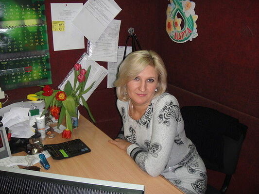  ,   Lora, 56 ,     , c 