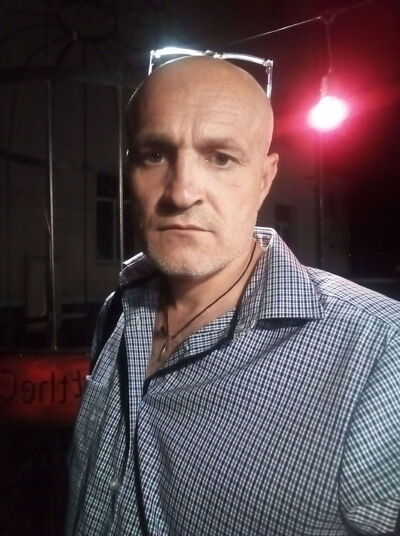  ,   Artem, 46 ,   , c 