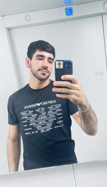  ,   Arman, 29 ,   ,   