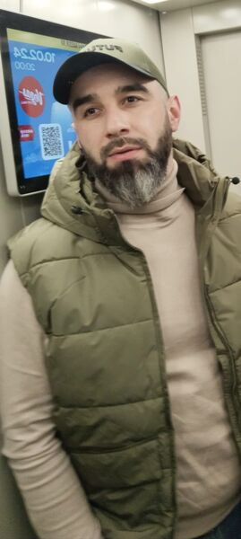  ,   Artur, 33 ,   ,   