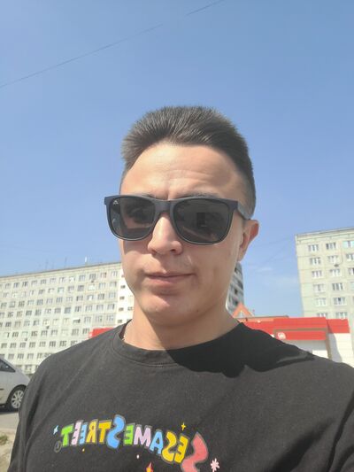  ,   Artur, 28 ,   ,   