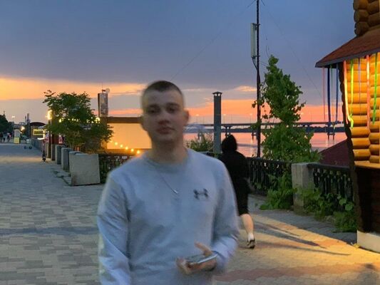  ,   Vlad, 22 ,   ,   
