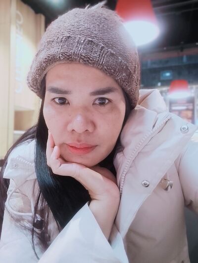  ,   Apinya, 41 ,   ,   