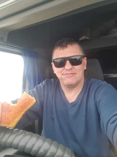  ,   Ruslan, 36 ,   ,   
