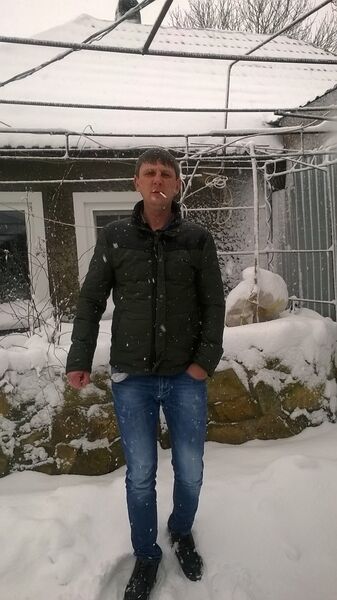  ,   Viktor, 42 ,   