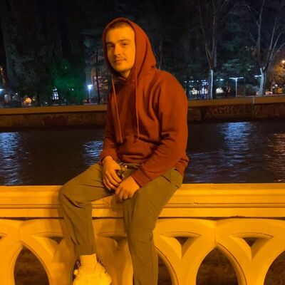  ,   Ilya, 25 ,   ,   , c , 