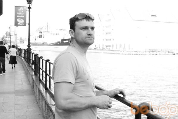  ,   Eduard, 49 ,  