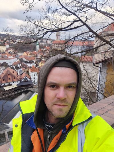  Brezineves,   , 42 ,   ,   