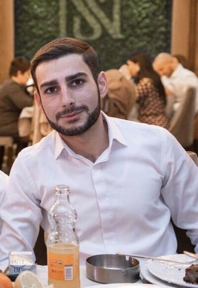  ,   Razmik, 28 ,   ,   