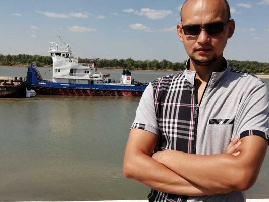  ,   Vasily, 32 ,   ,   , c 