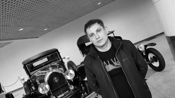  ,   Anatoly, 32 ,   ,   , c , 