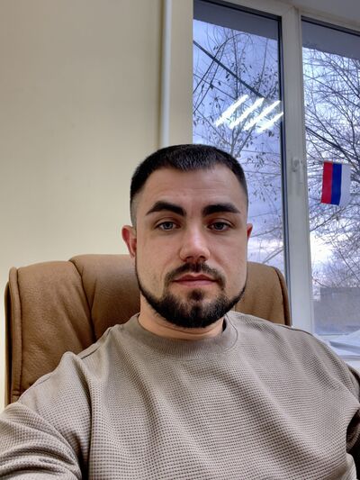  ,   Anton, 32 ,  