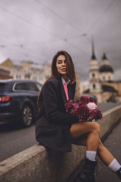  -,   Kate, 37 ,  
