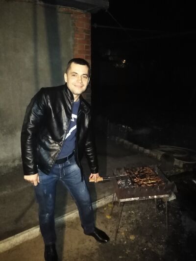  ,   Ruslan, 42 ,   ,   , c 
