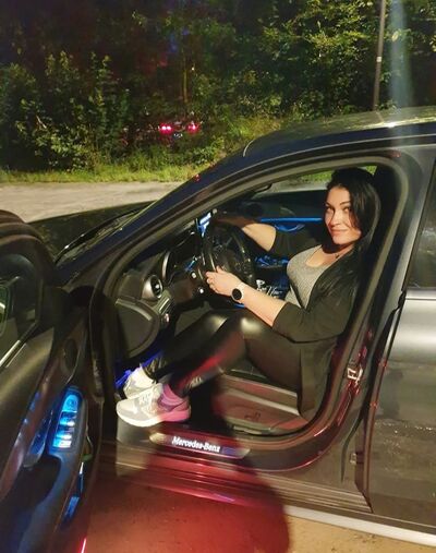  Stuttgart,   ArinA, 40 ,   ,   