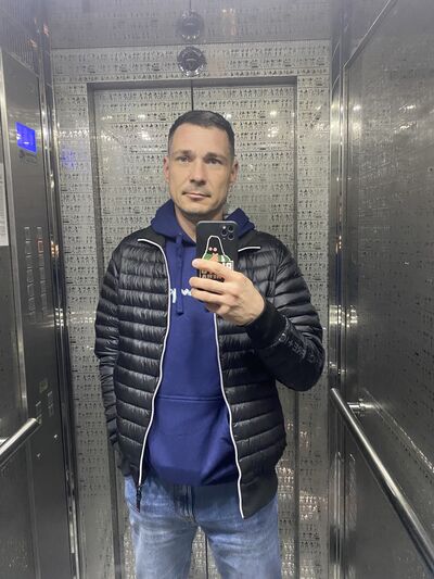  ,   Johnny, 37 ,   ,   