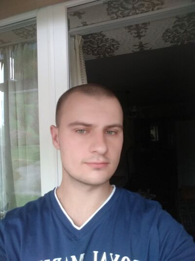  ,   Alex, 32 ,   