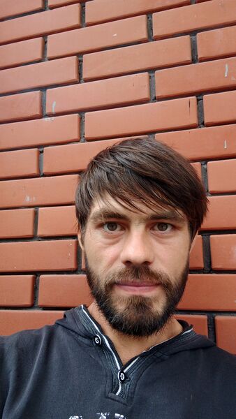  ,   Artur, 37 ,   ,   , c 
