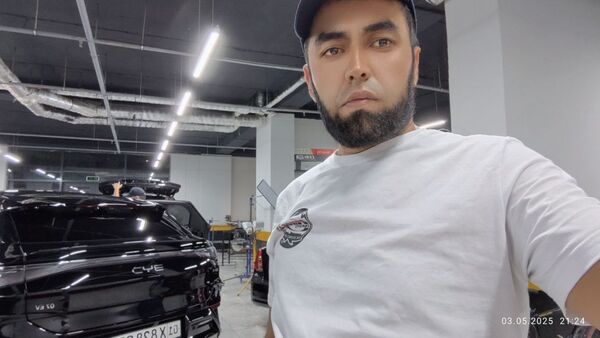  ,   Ali, 42 ,   ,   