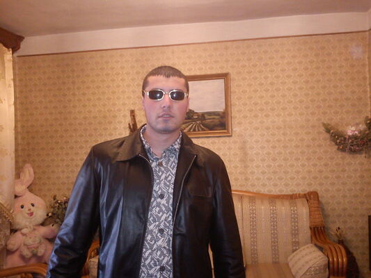  ,   Sergey, 31 ,   