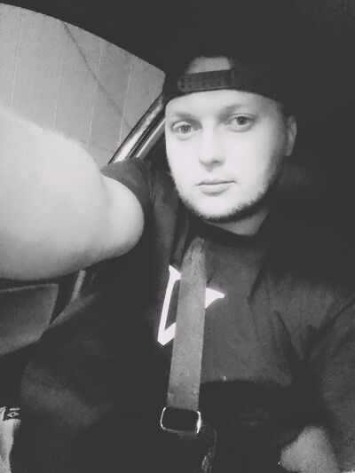  ,   Viktor, 31 ,   ,   