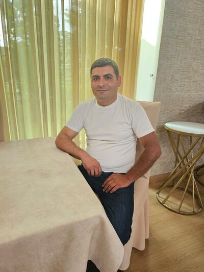  ,   Armen, 38 ,   ,   