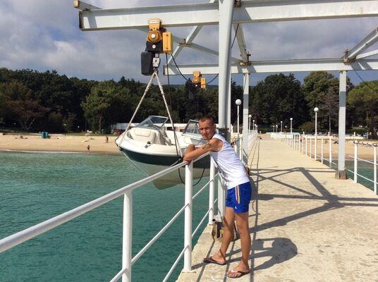  ,   Korneliu, 42 ,   ,   , c , 